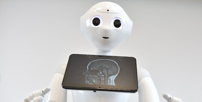 MRT-Patienteninformation via Tablet oder Roboter wird angenommen